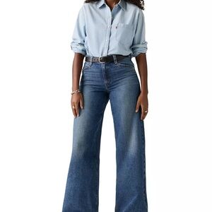 Levi's High-Rise Flared Jeans in Indigo Blue